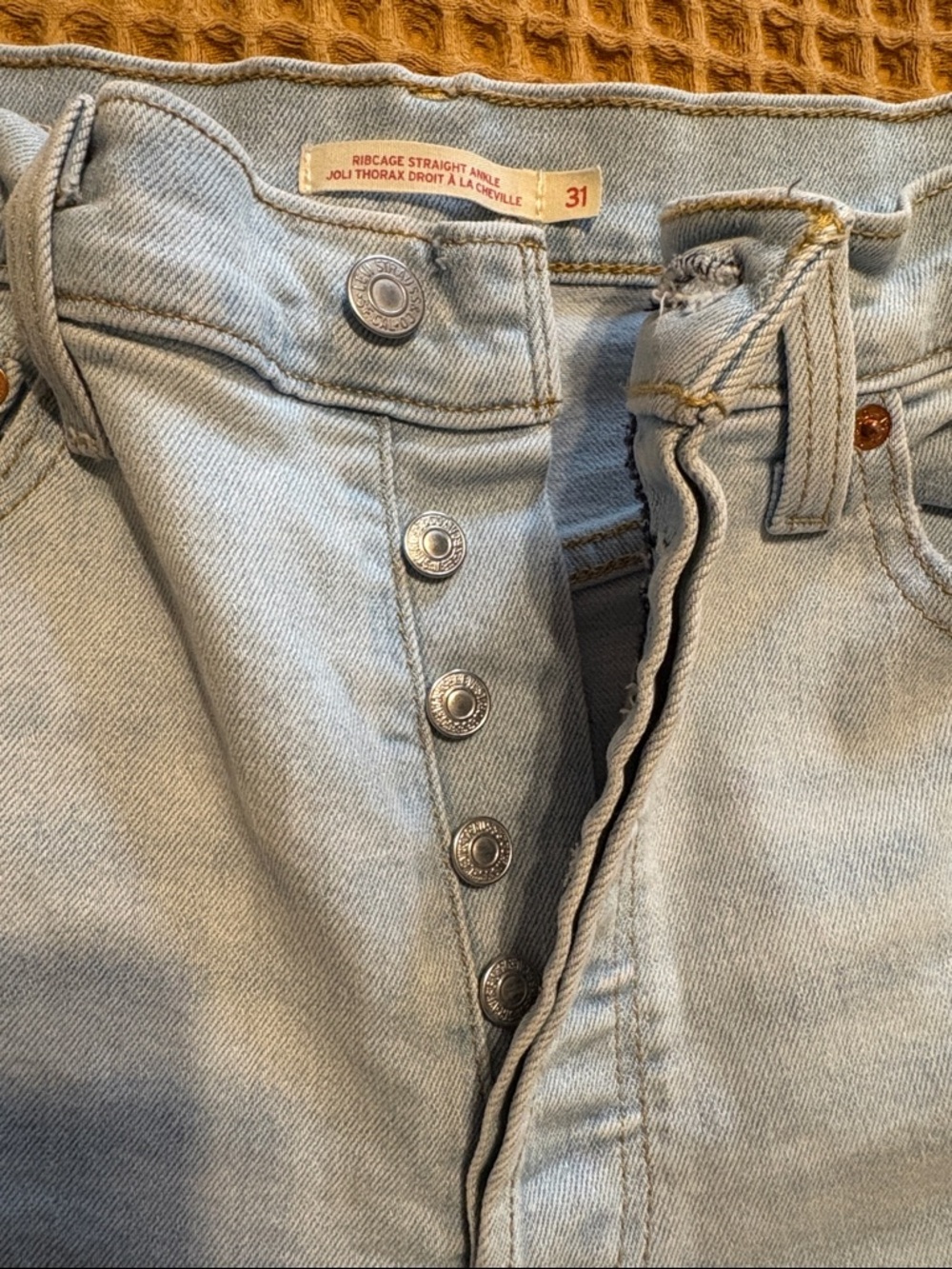 Levi's Ribcage Straight Ankle Lightwash Jeans - Picture 7 of 7